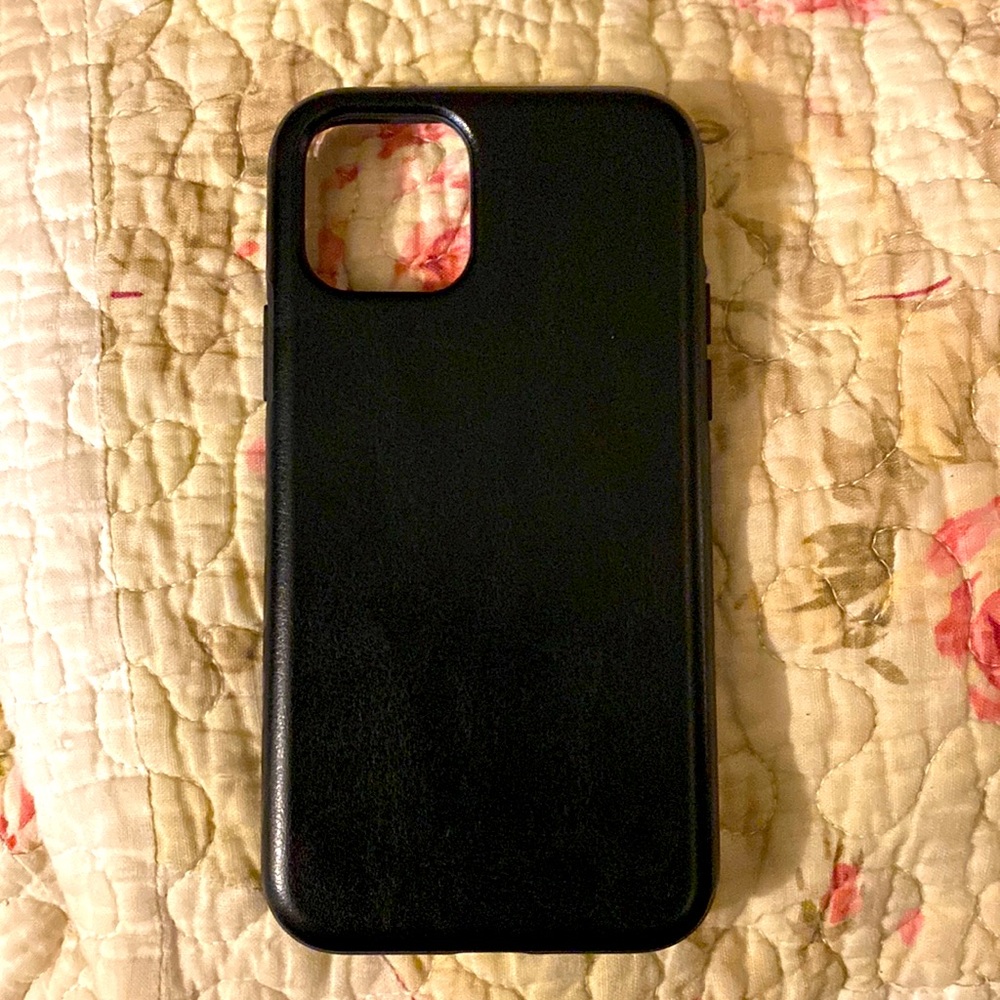 Amazon iPhone 11 Pro black case